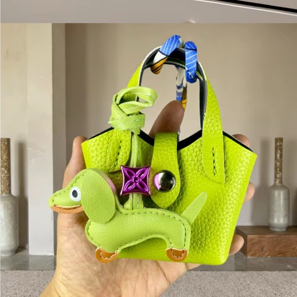 Leather Dachshund Bag Charm Keyring - Black & Brown - Picture 4 of 5